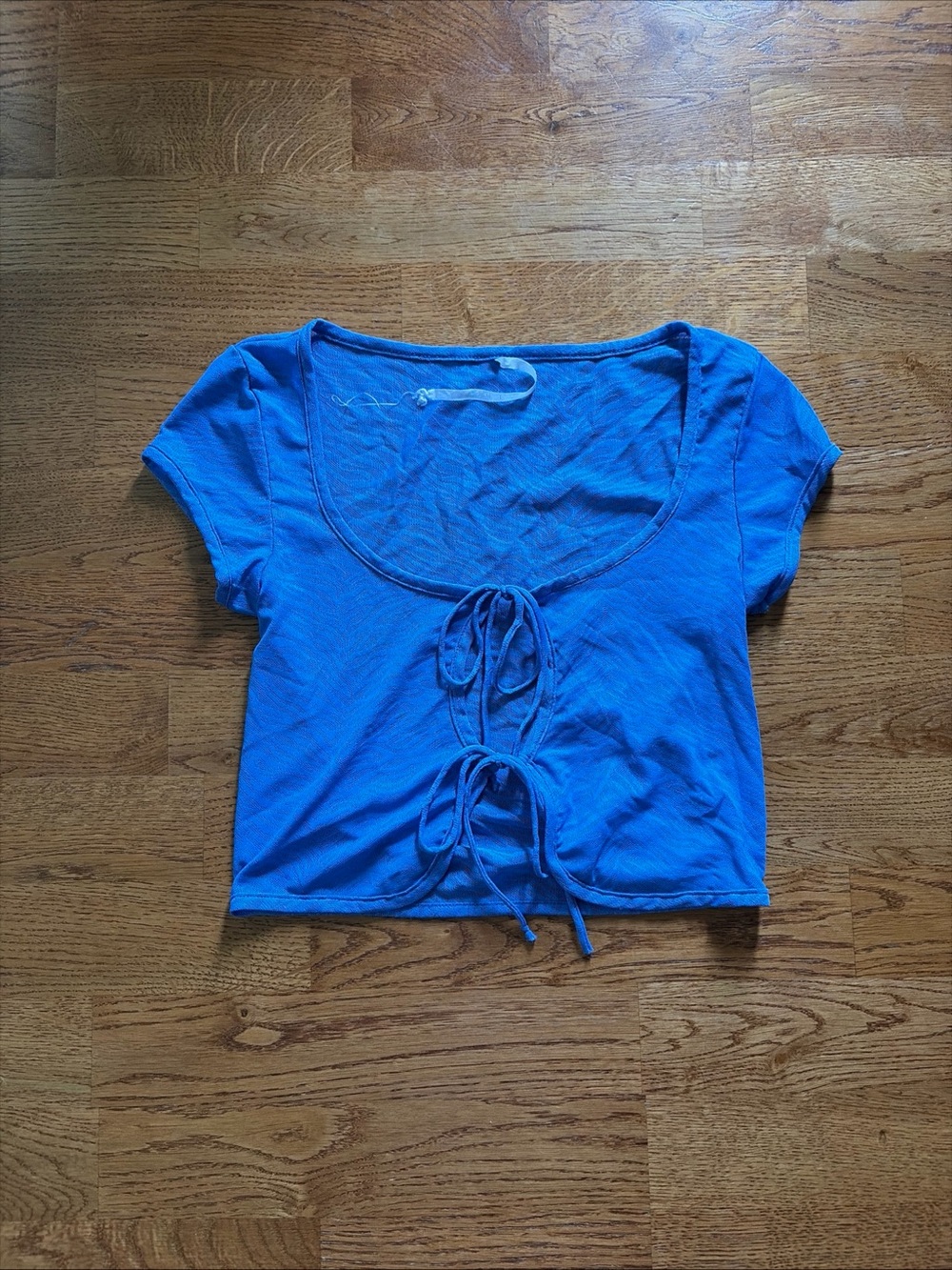 ARE YOU AM I Women's Livli Zebra Top Tie Front Short Sleeve Azure Blue Crop XS